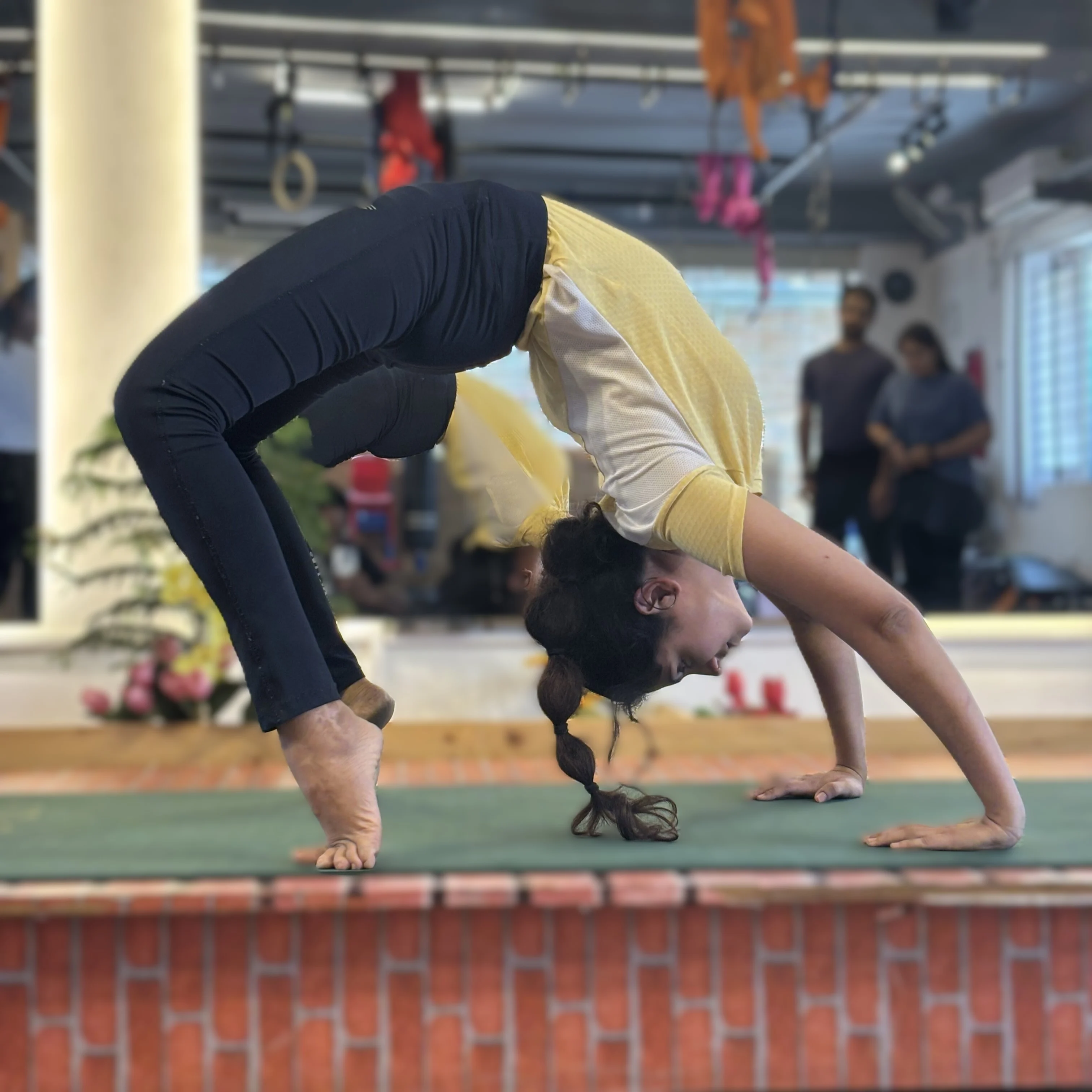 Student Yoga at Omtheway