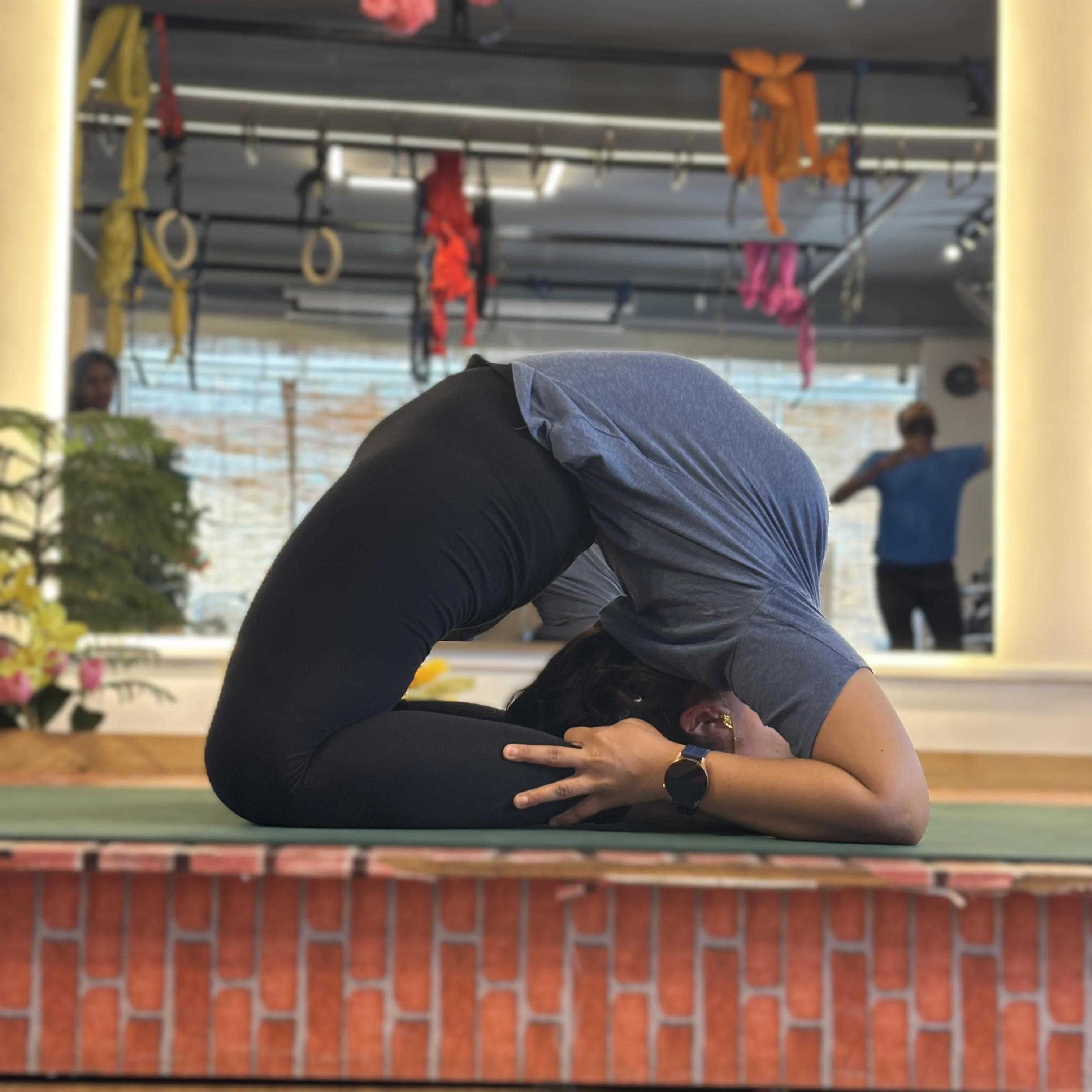 Student Yoga at Omtheway