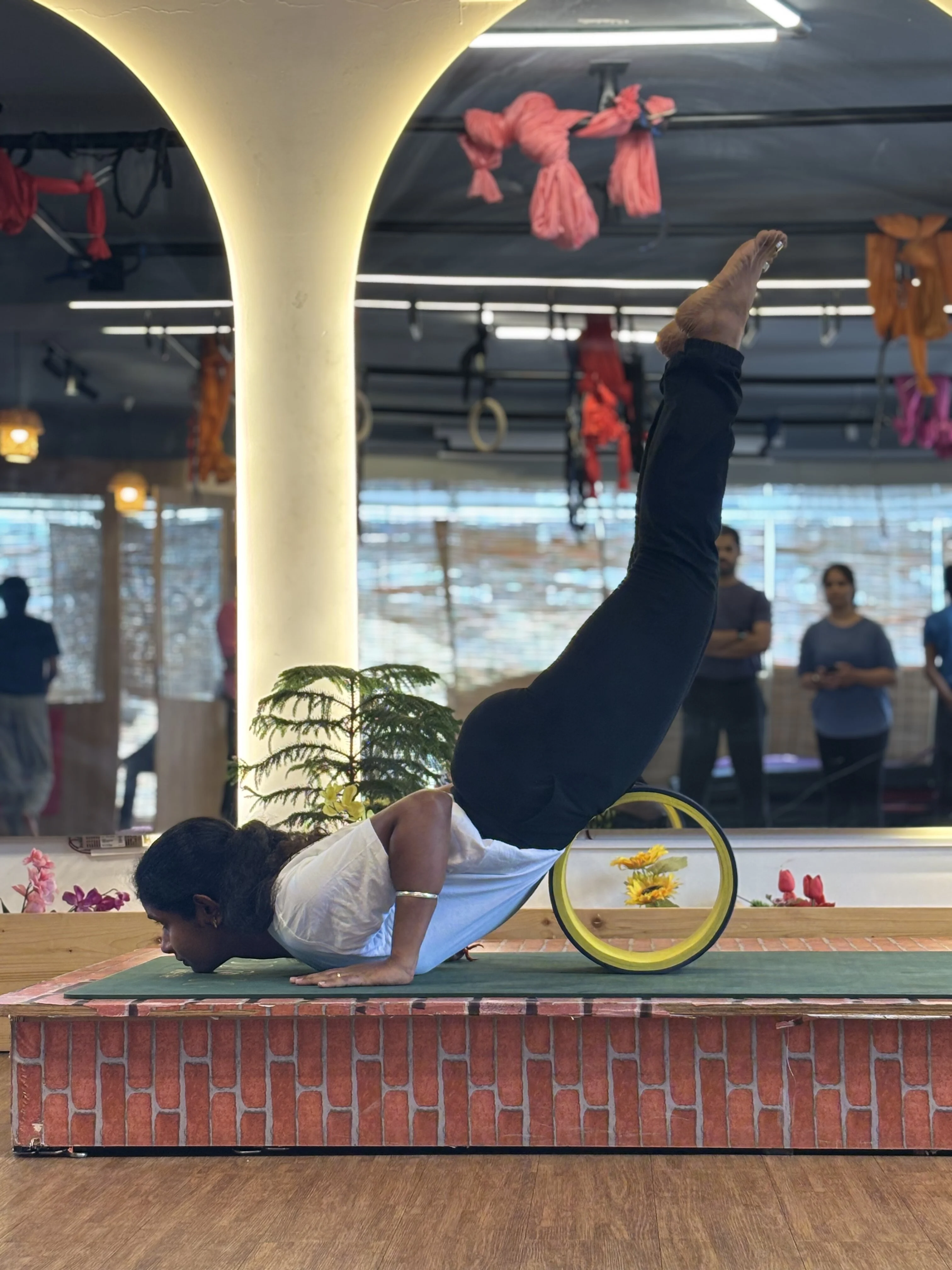 Student Yoga at Omtheway